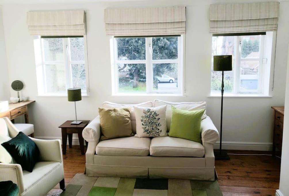 The Coach House- Stunning Detached Coastal Home, With One Car Parking Space, By Historic Deal Castle Kültér fotó