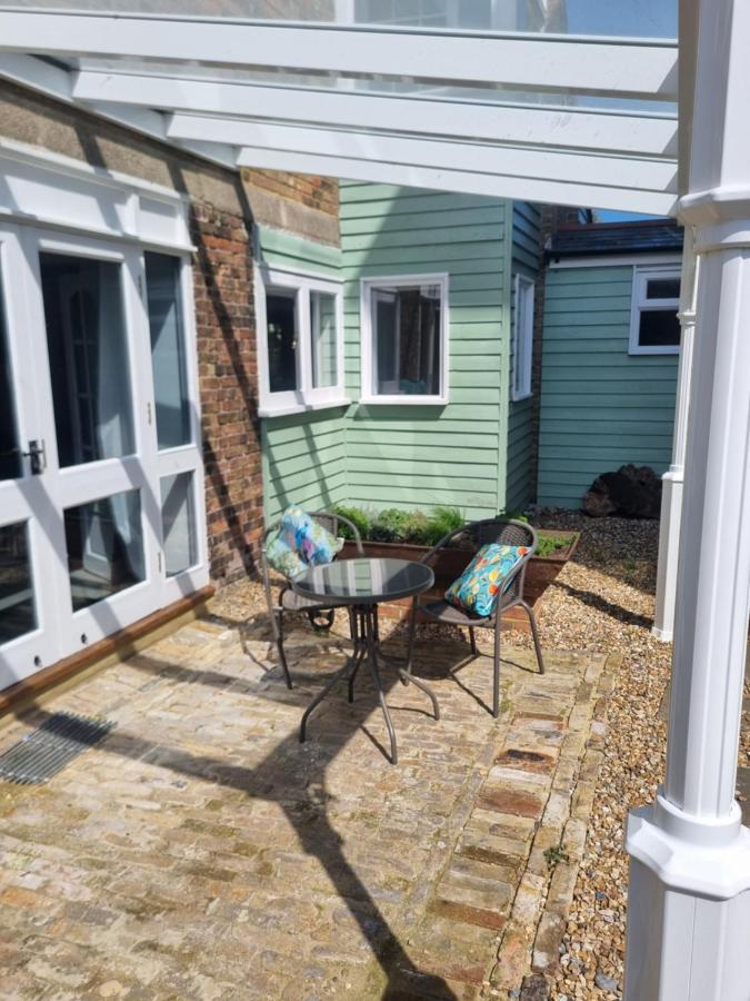 The Coach House- Stunning Detached Coastal Home, With One Car Parking Space, By Historic Deal Castle Kültér fotó