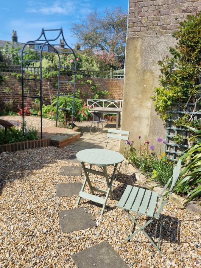 The Coach House- Stunning Detached Coastal Home, With One Car Parking Space, By Historic Deal Castle Kültér fotó